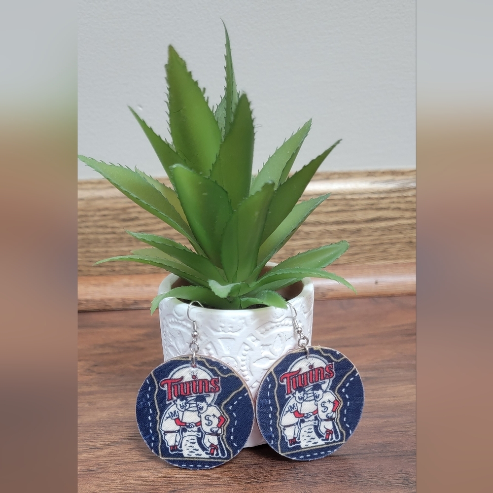 Minnesota Twins Baseball MLB Wood Circle Lightweight New Boutique Earrings